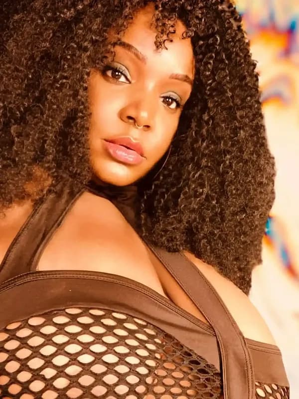 alluremoore homepage 2