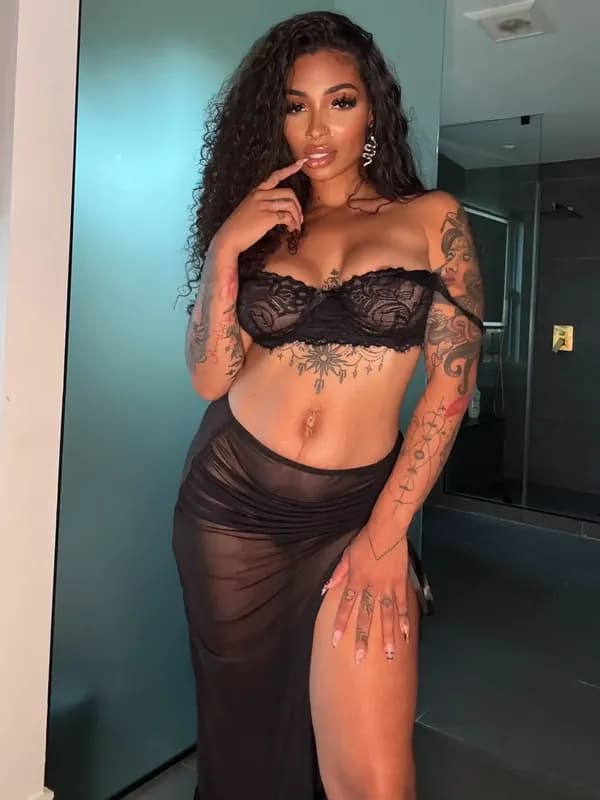 eroticmedusa brunette 1