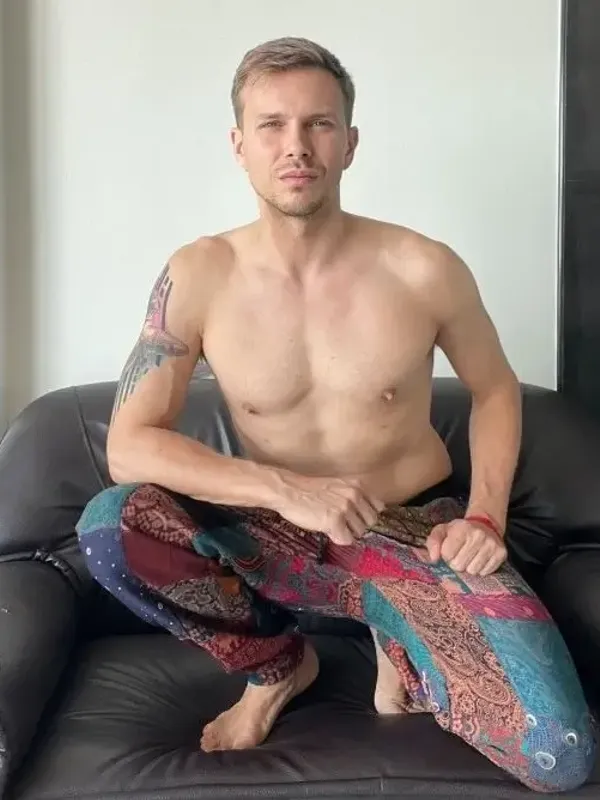 ethanchase gay phone line