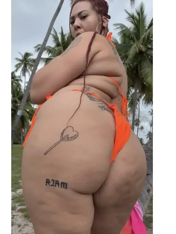 exotickittykatt pissing 5