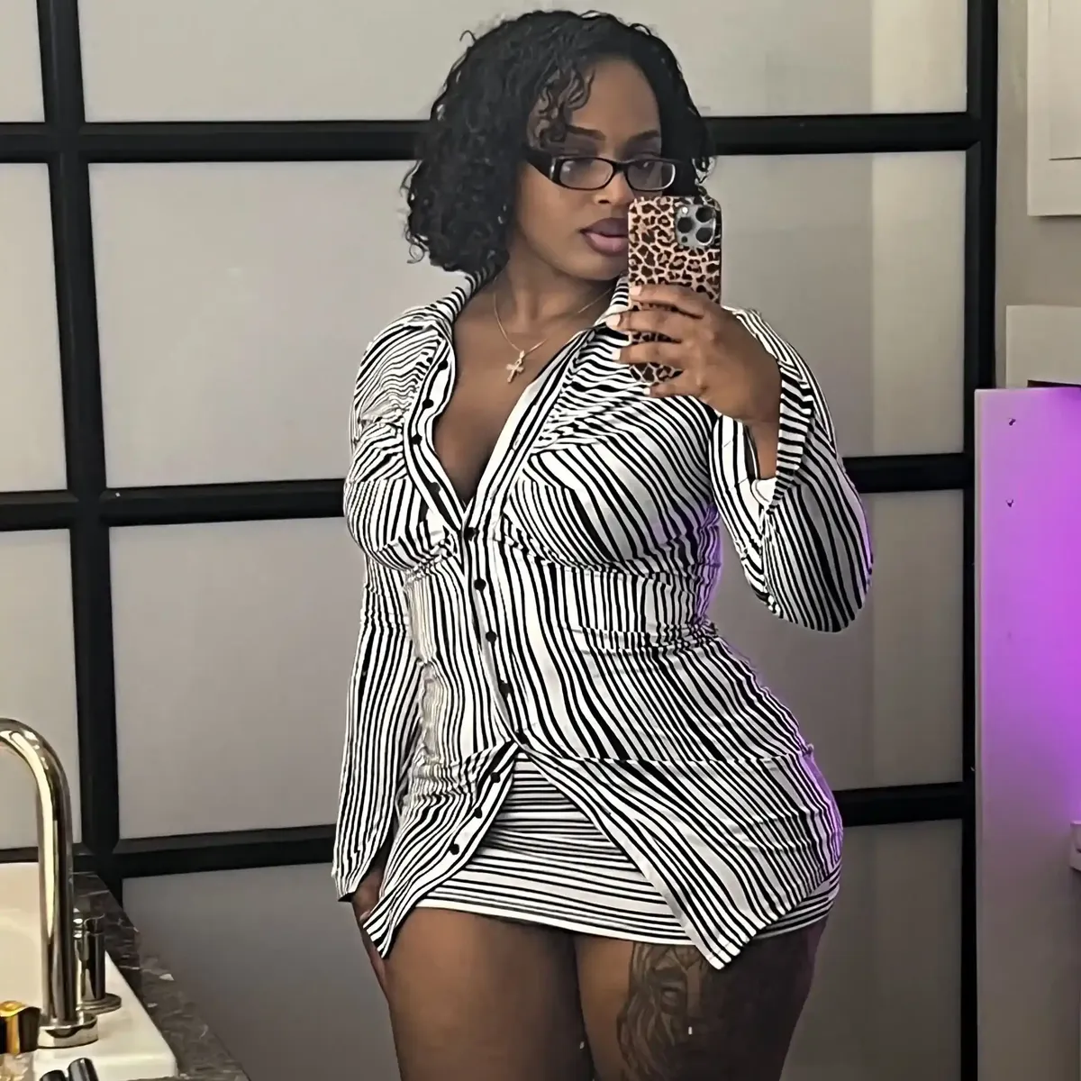 fineassbina profile femdom page