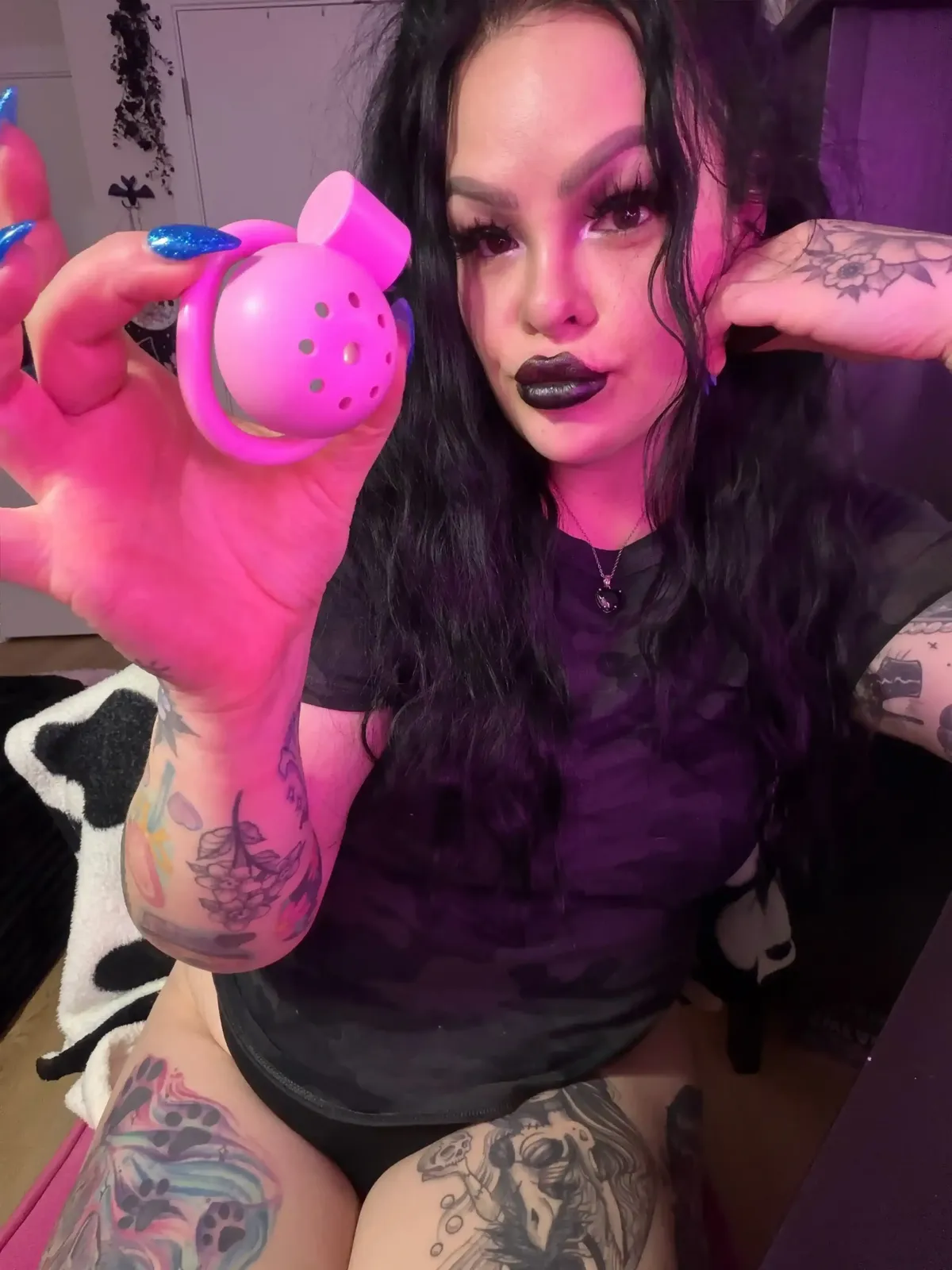 gothxgirly strapon 1